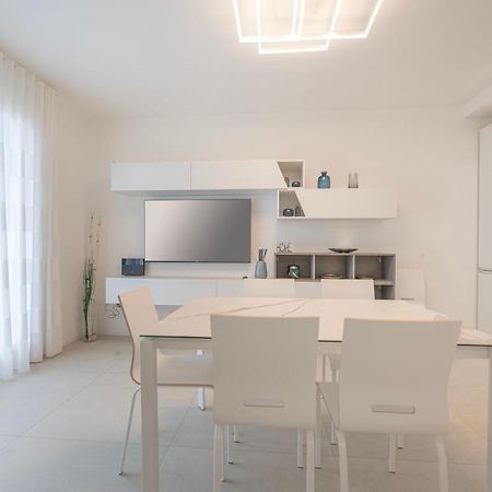 Residence Luxury Elisabeth Con Posto Spiaggia Incluso Caorle Exterior foto