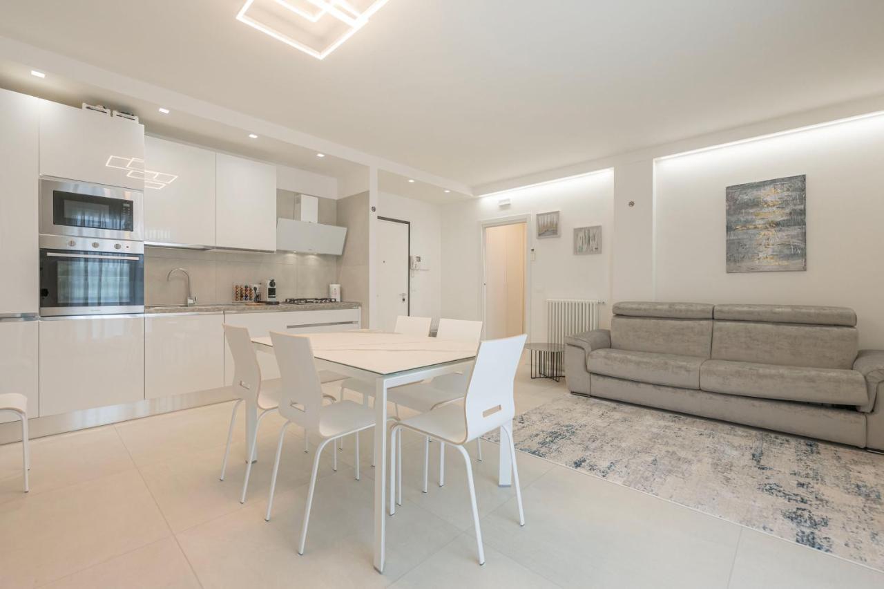Residence Luxury Elisabeth Con Posto Spiaggia Incluso Caorle Exterior foto