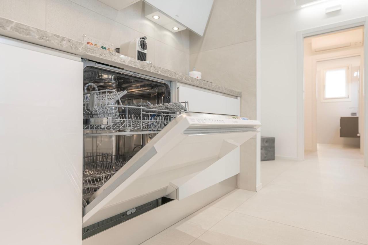 Residence Luxury Elisabeth Con Posto Spiaggia Incluso Caorle Exterior foto