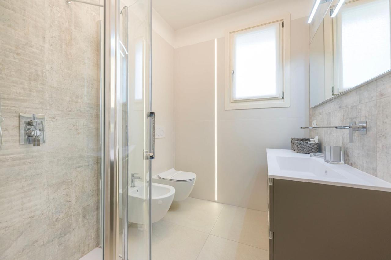 Residence Luxury Elisabeth Con Posto Spiaggia Incluso Caorle Exterior foto